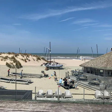 Op Het Strand, Enfin, Zo Goed Als... *